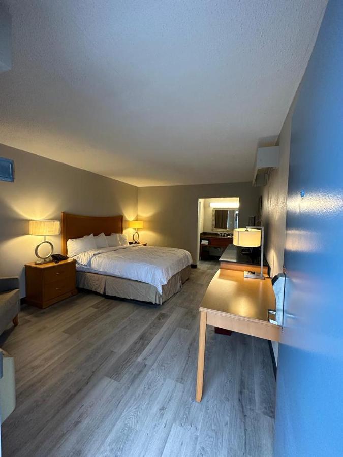Lanett Inn Bagian luar foto